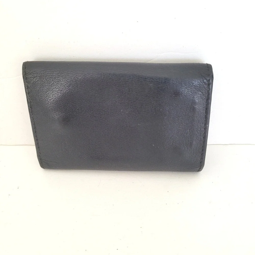 Gucci Black Pebbled Leather 6-Ring Key Case Wallet Silver Logo Plaque Italy